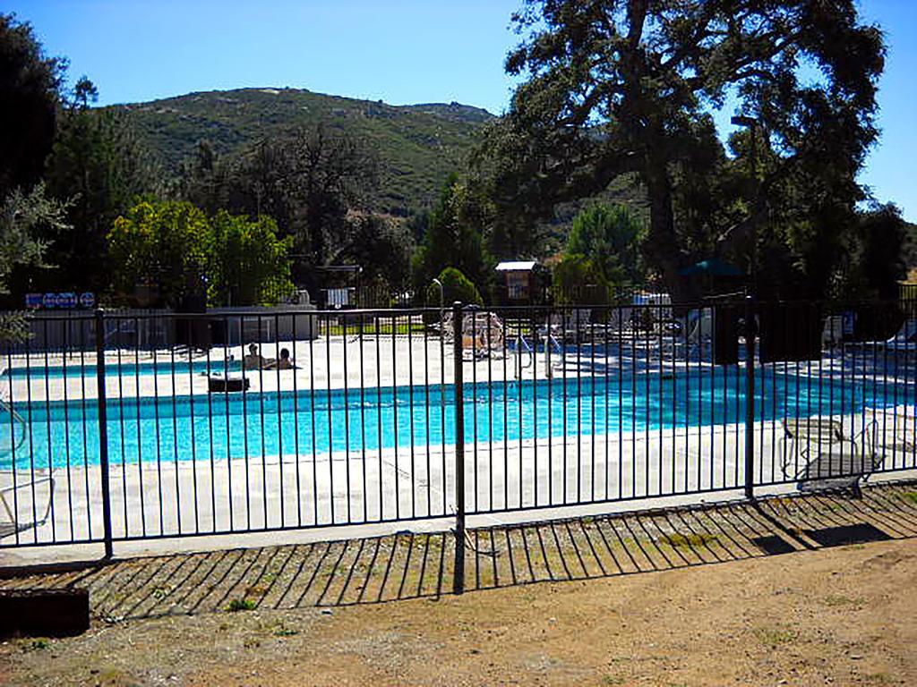 Oakzanita Springs Camping Resort Cottage 3 Descanso Kültér fotó